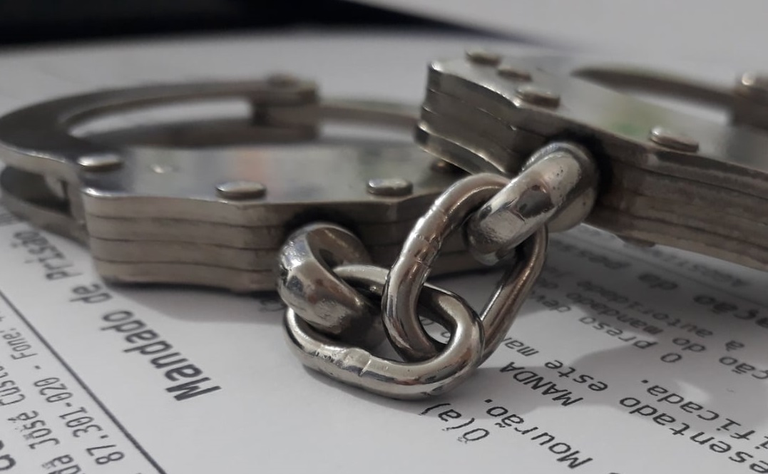 PM prende homem com mandado de prisão em Quinta do Sol