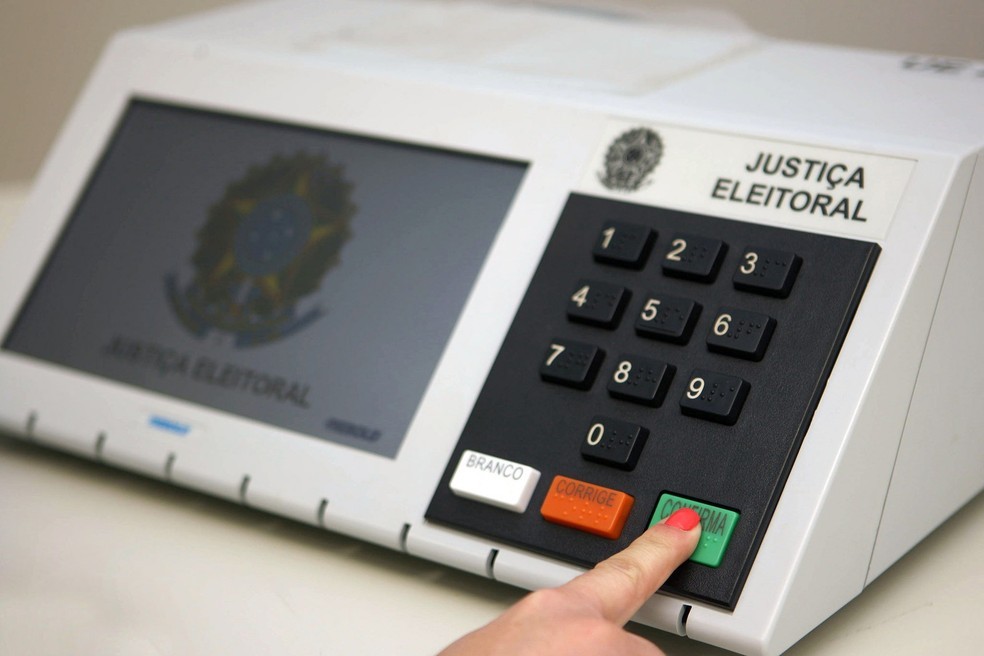 Recriação de seções eleitorais em escolas rurais de Araruna