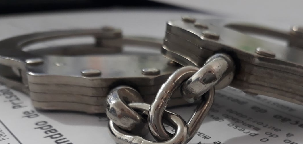 Homem aciona a Polícia Militar para registrar furto e acaba preso