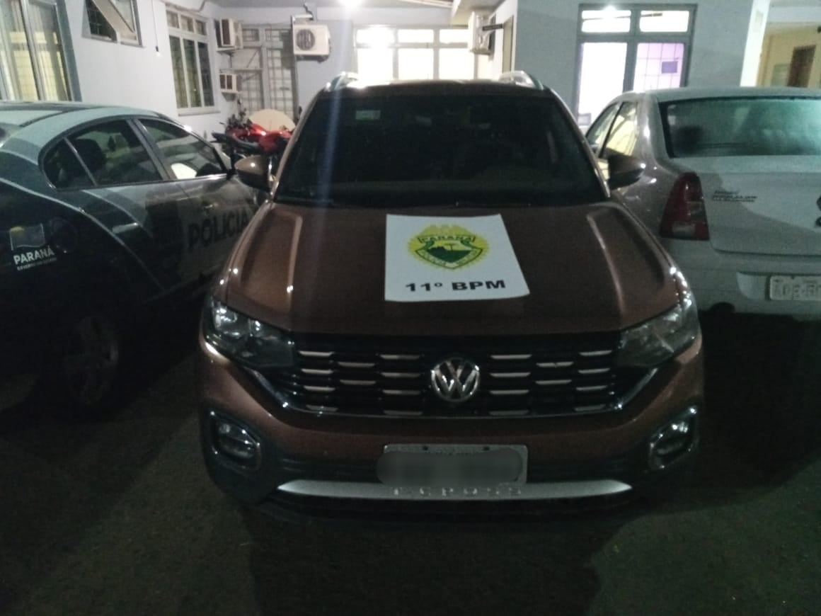 PM apreende veículo furtado preparado para transporte de cigarros